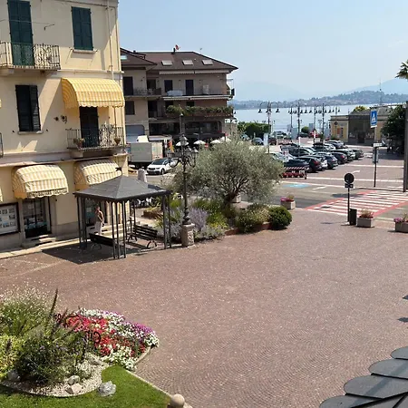 Rose 2 Baveno